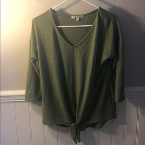 Elbow length sleeve top